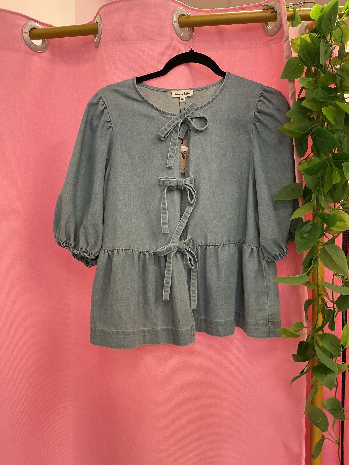 Blusa con lazos al medio
