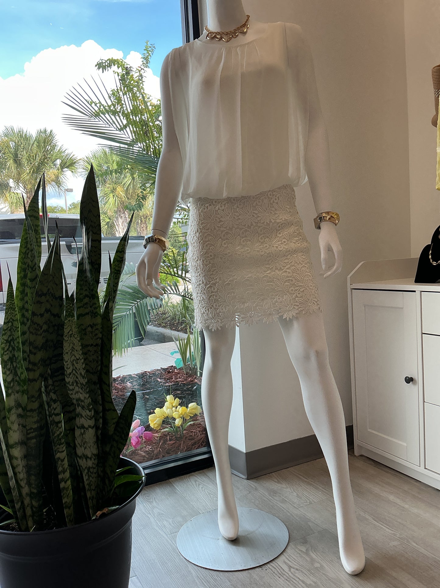 Vestido Cóctel Chifòn y Tejido Calado
