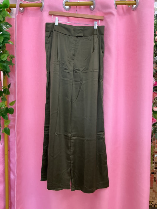 Pantalón de vestir con pliegues 100