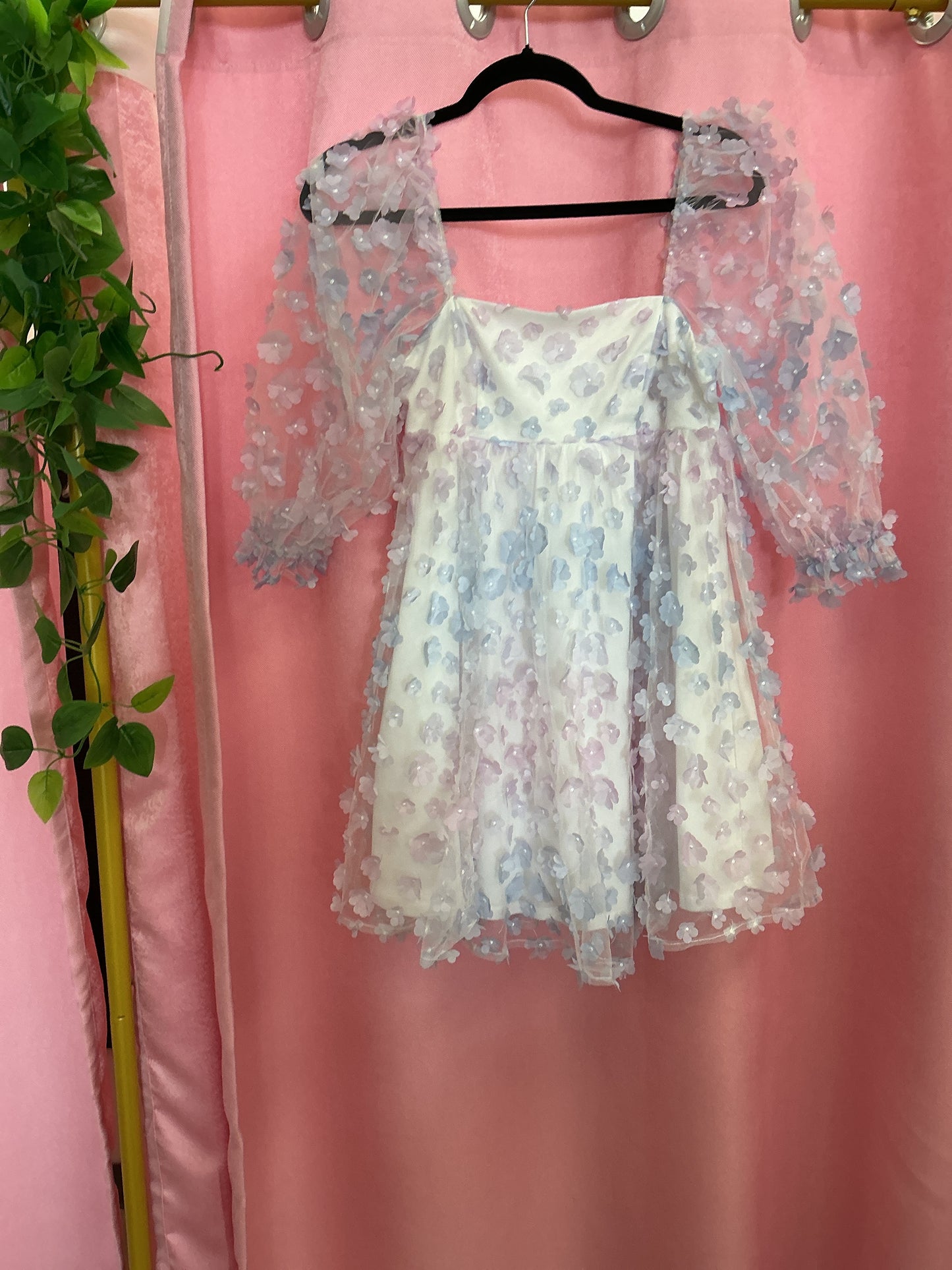 Vestido con apliques en degrades