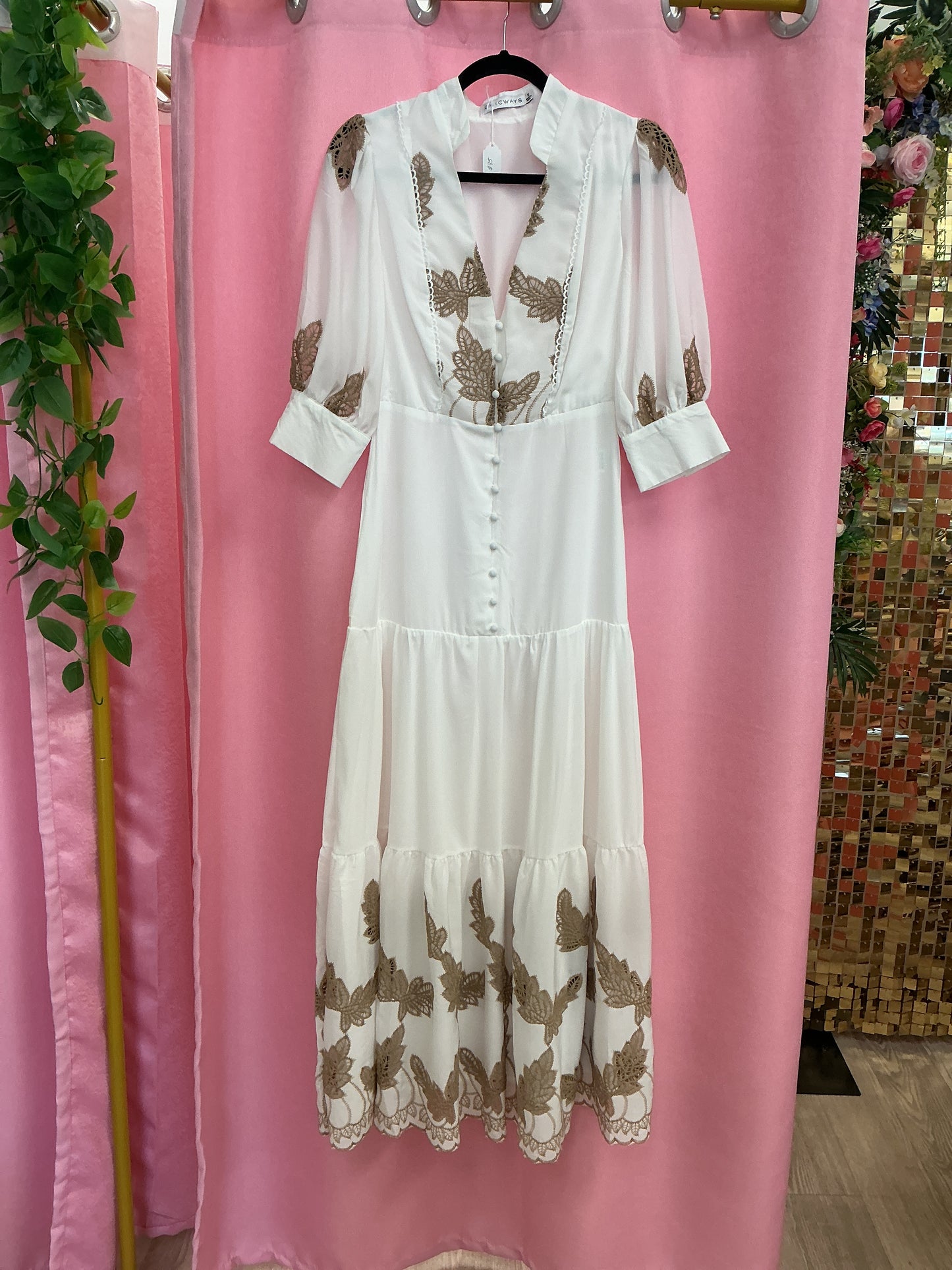 Vestido largo con botones y manga mediana