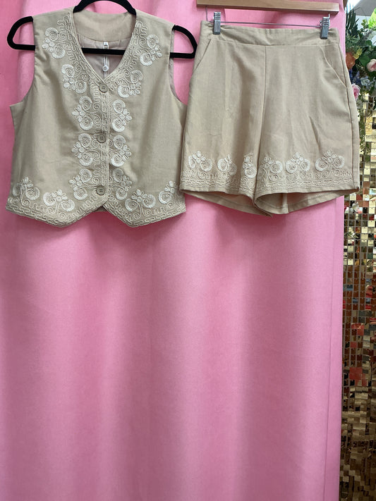 Set Chaleco Sin Mangas y Short