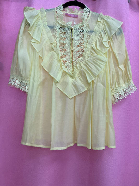 Blusa Bordada Color Amarillo Manga Corta