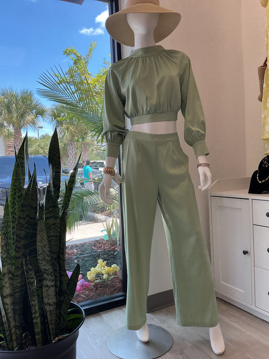 Set Blusa Corta y Pantalón Color Verde Menta