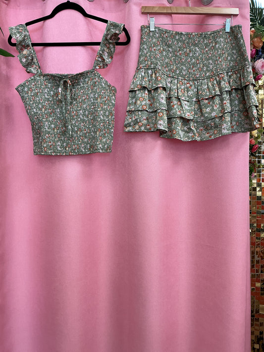 Set de Falda y Fondo Color Verde y Estampado Floral