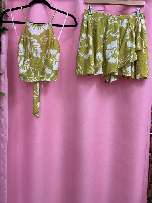 Set Top y Falda Short Color Verde Pistacho