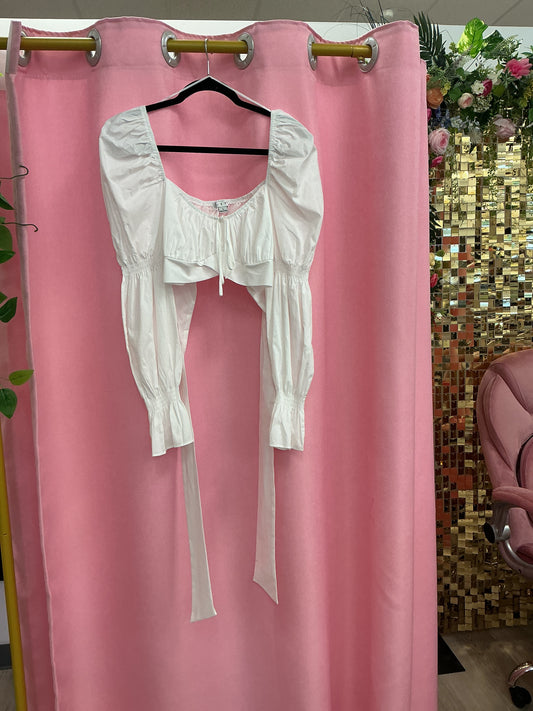 Blusa corta blanca con tiras para cruzarla