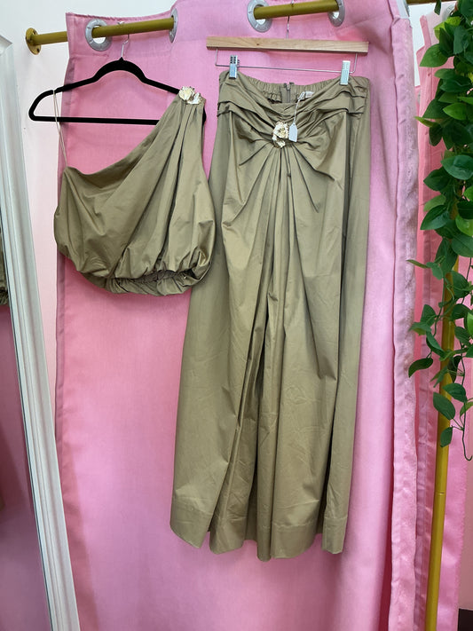 Set top y (falda) arena