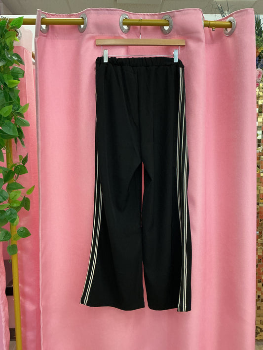 Pantalón con líneas crema