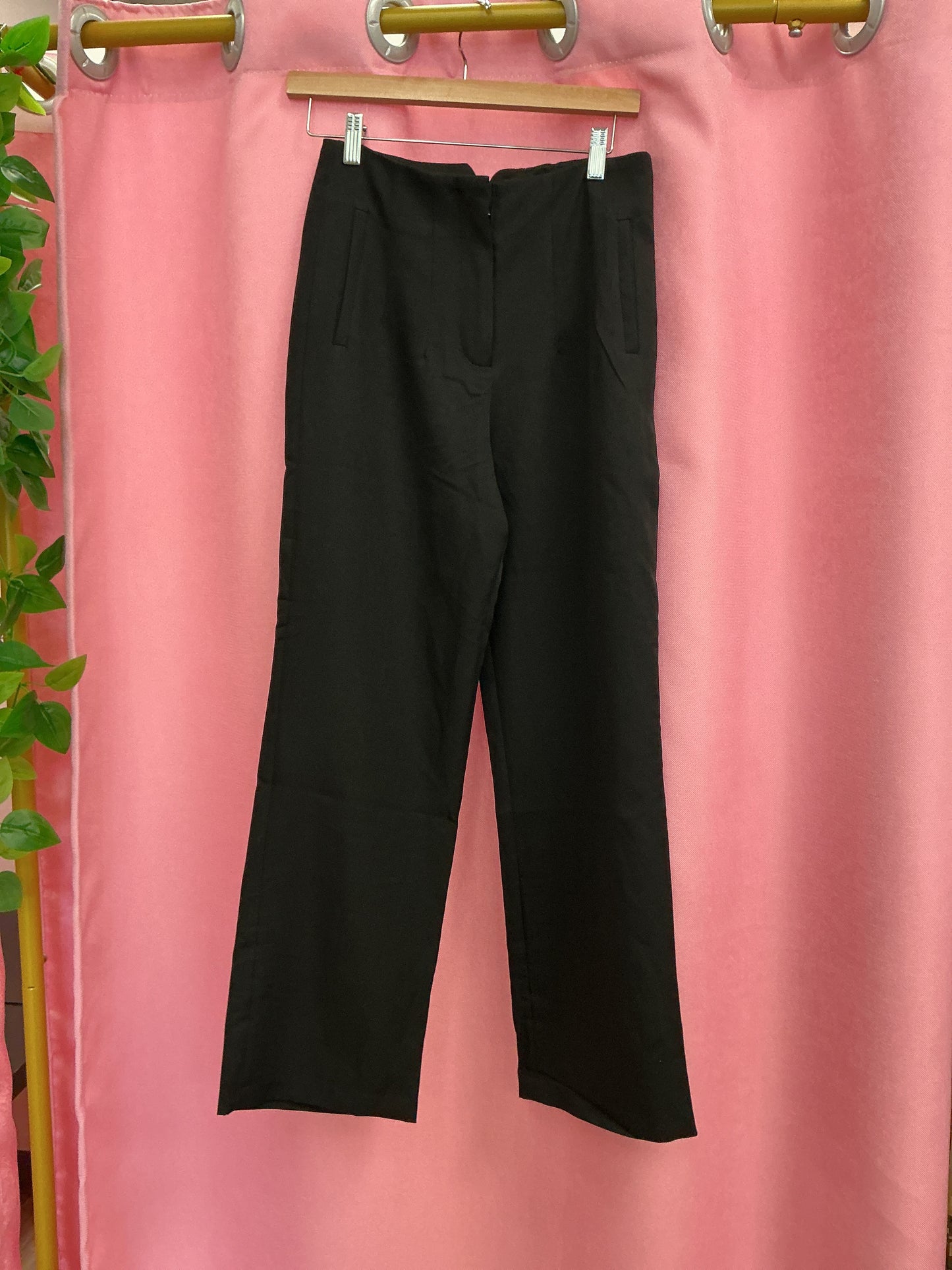Pantalón con pliegues