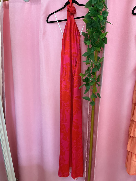 Vestido de seda con espalda descubierta
