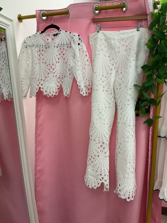 Set de top y pantalón de huecos